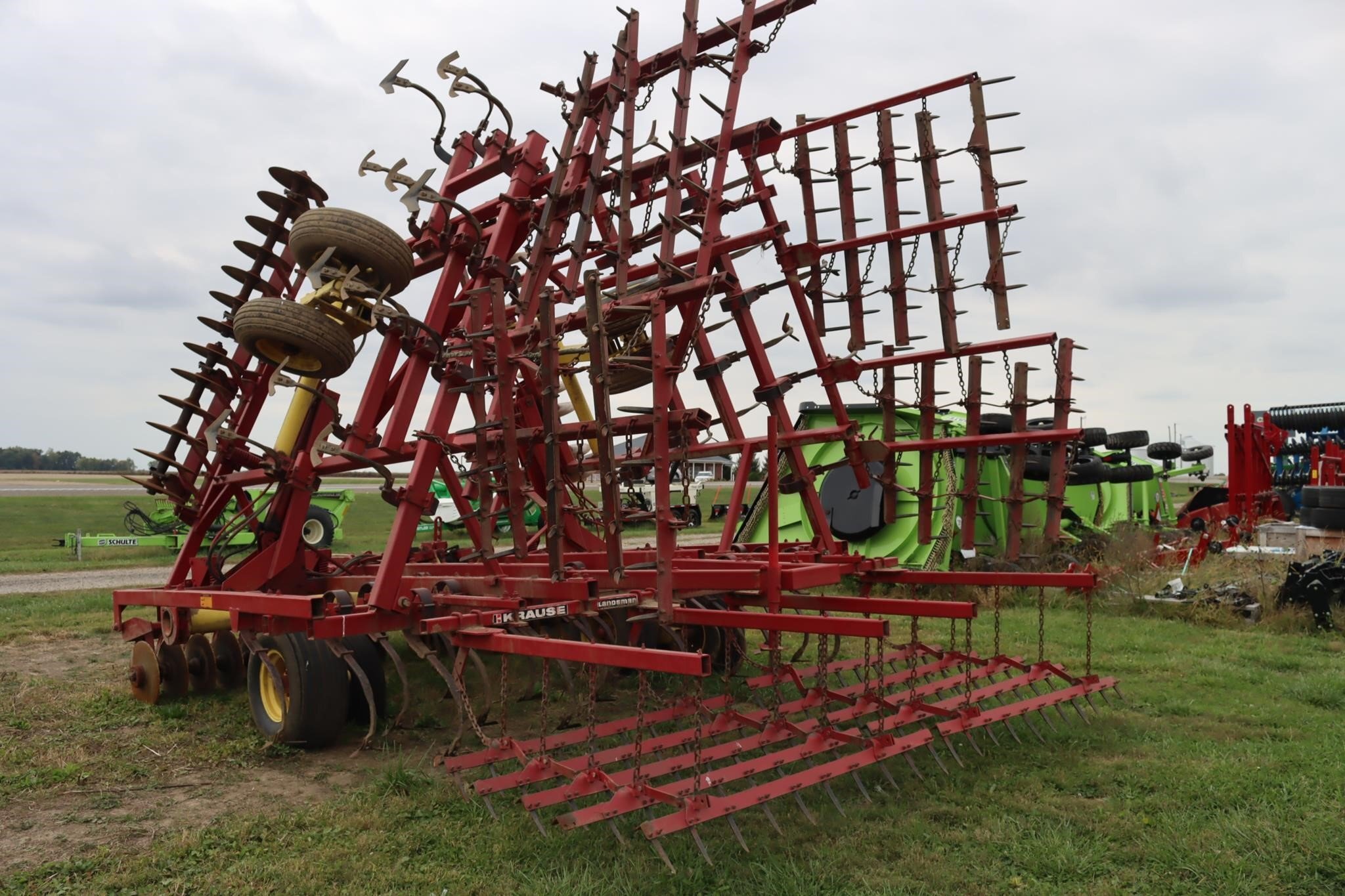  Krause 3100 Soil Finisher