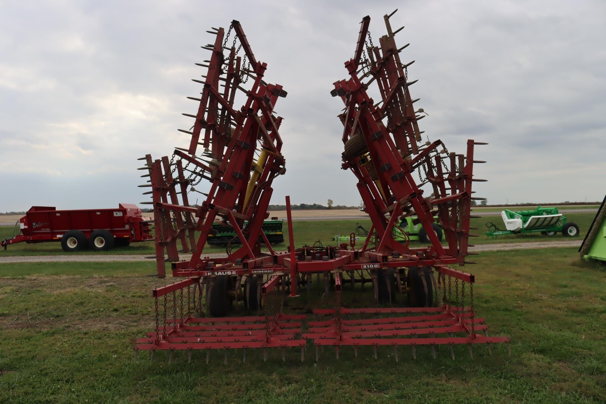  Krause 3100 Soil Finisher