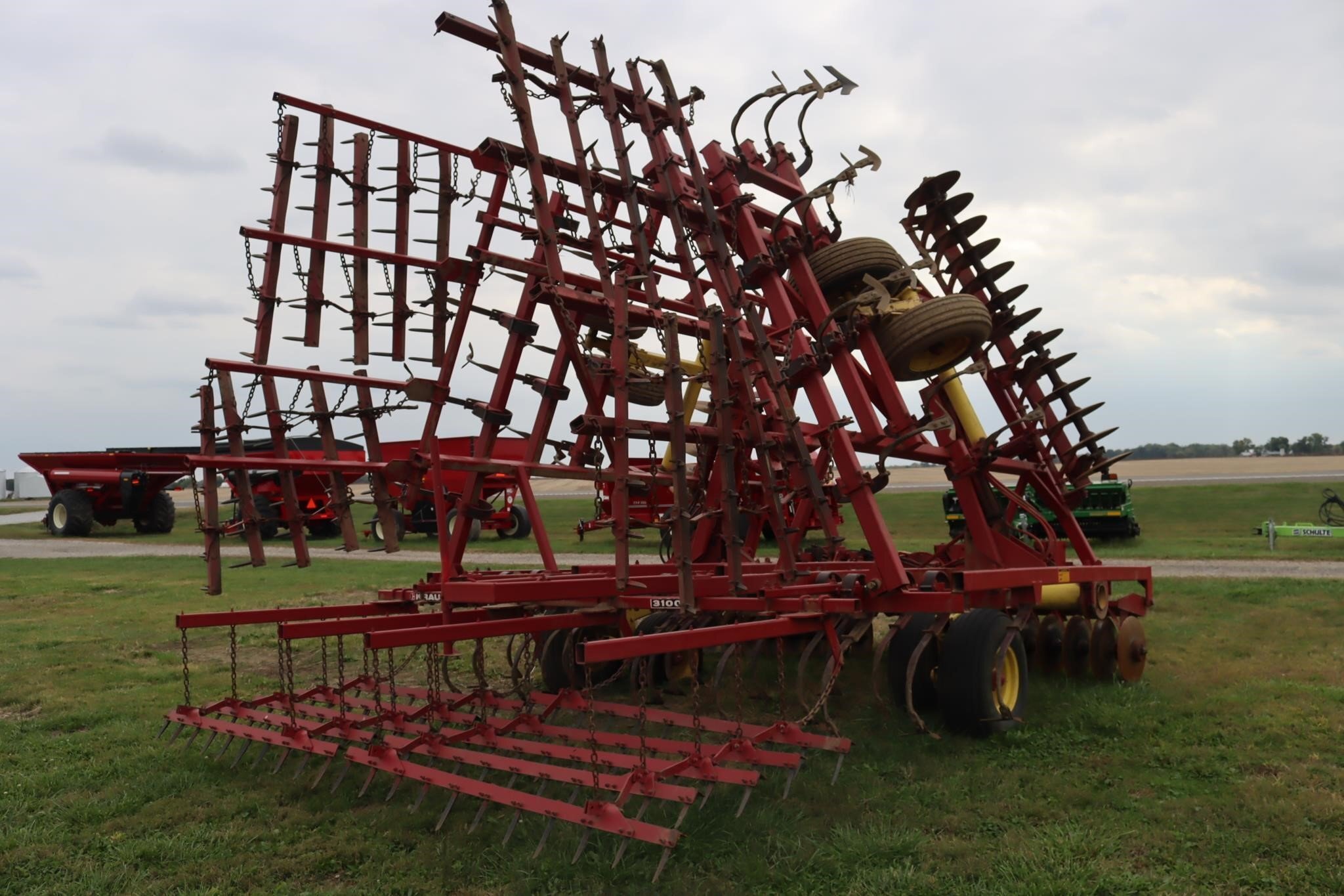  Krause 3100 Soil Finisher