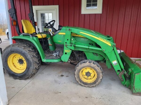 2007 John Deere 3320 Tractor $16,900 Machinery Pete