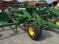 2015 John Deere 2210 Field Cultivator