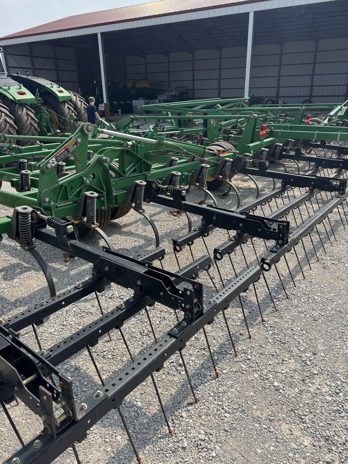 2015 John Deere 2210 Field Cultivator
