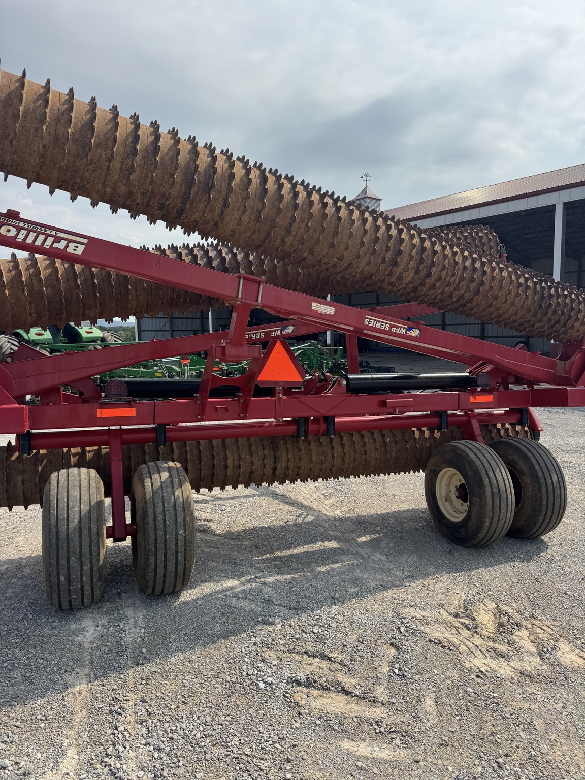 2015 John Deere 2210 Field Cultivator