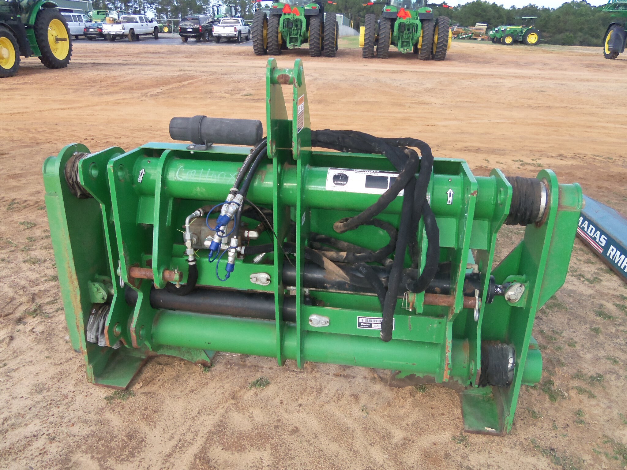2018 Frontier CM11 Cotton Equipment