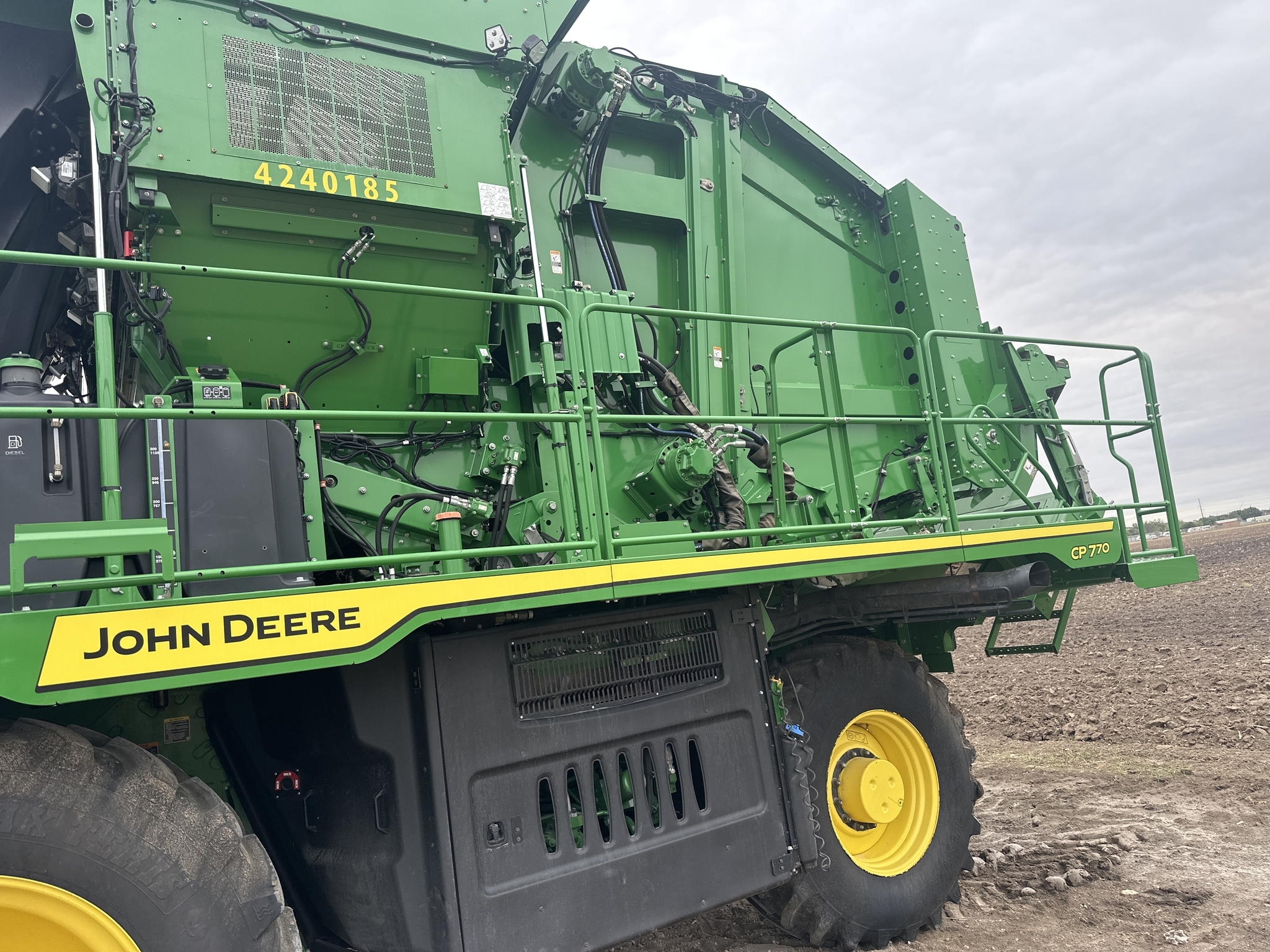 2024 John Deere CP770 Cotton Equipment
