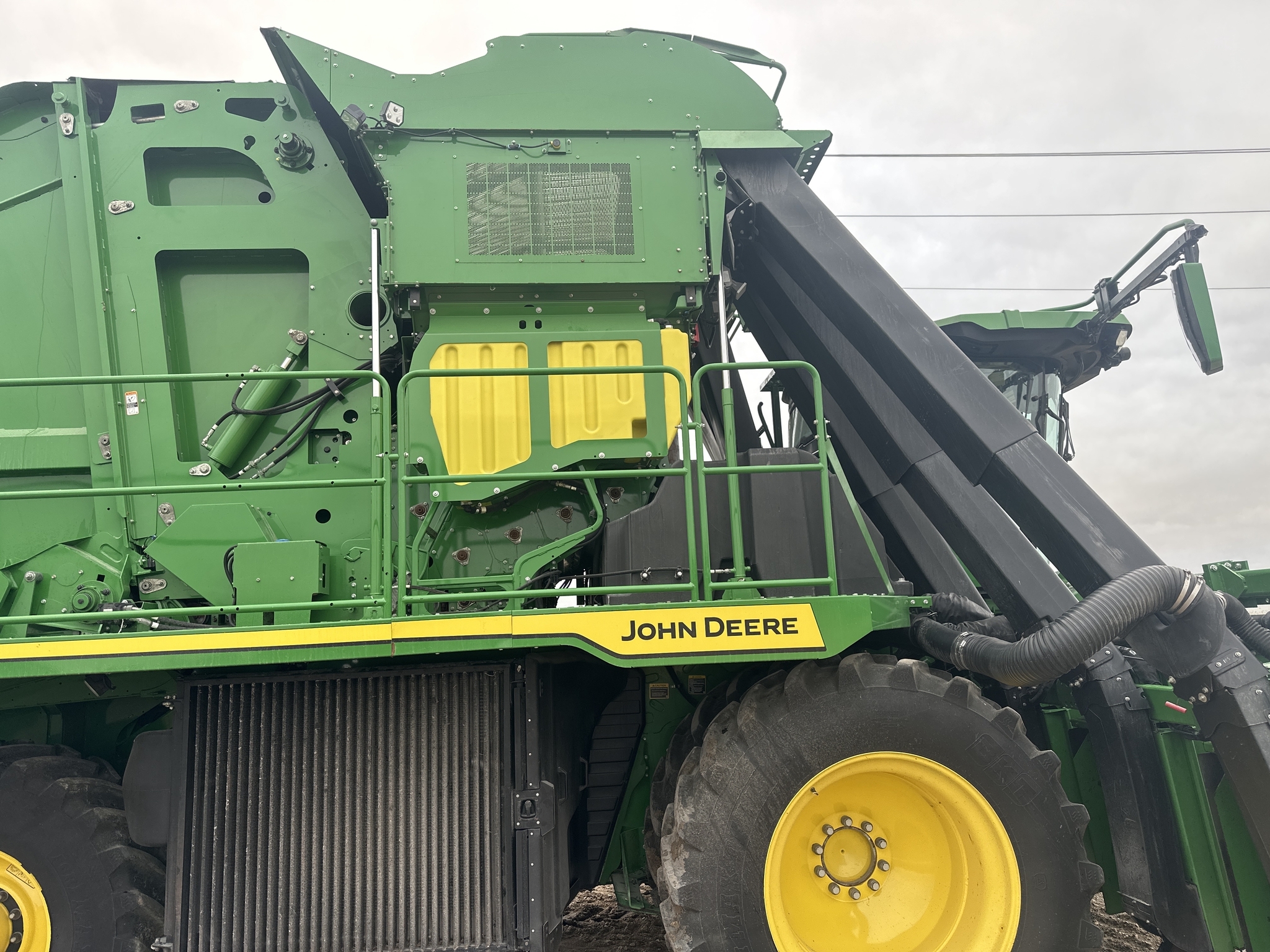 2024 John Deere CP770 Cotton Equipment