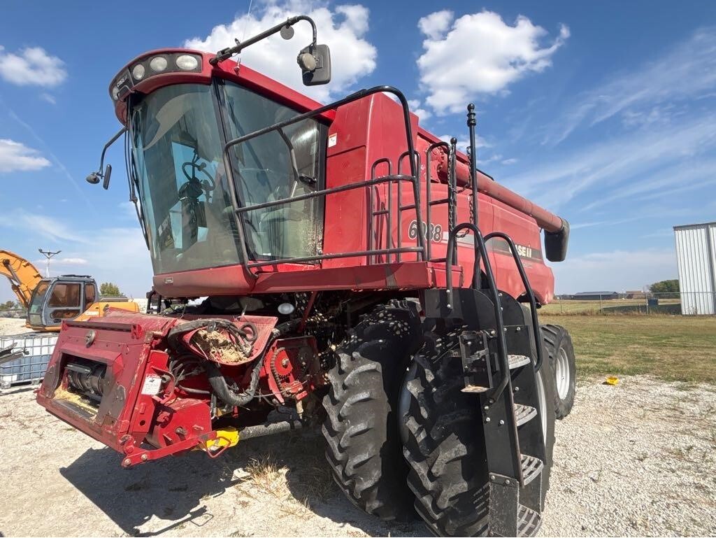 2011 Case IH 6088 Combine