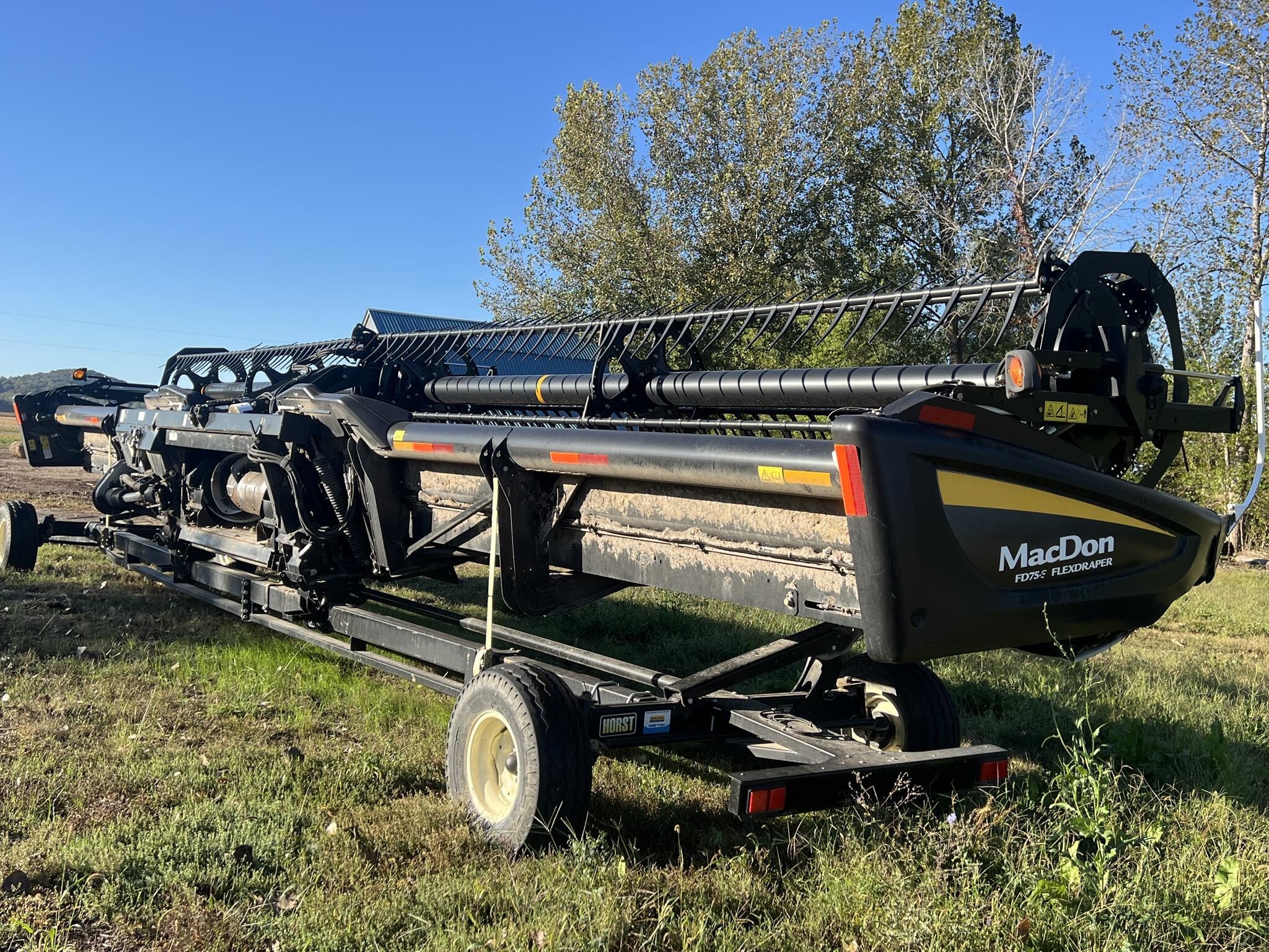 2016 MacDon FD75 Platform