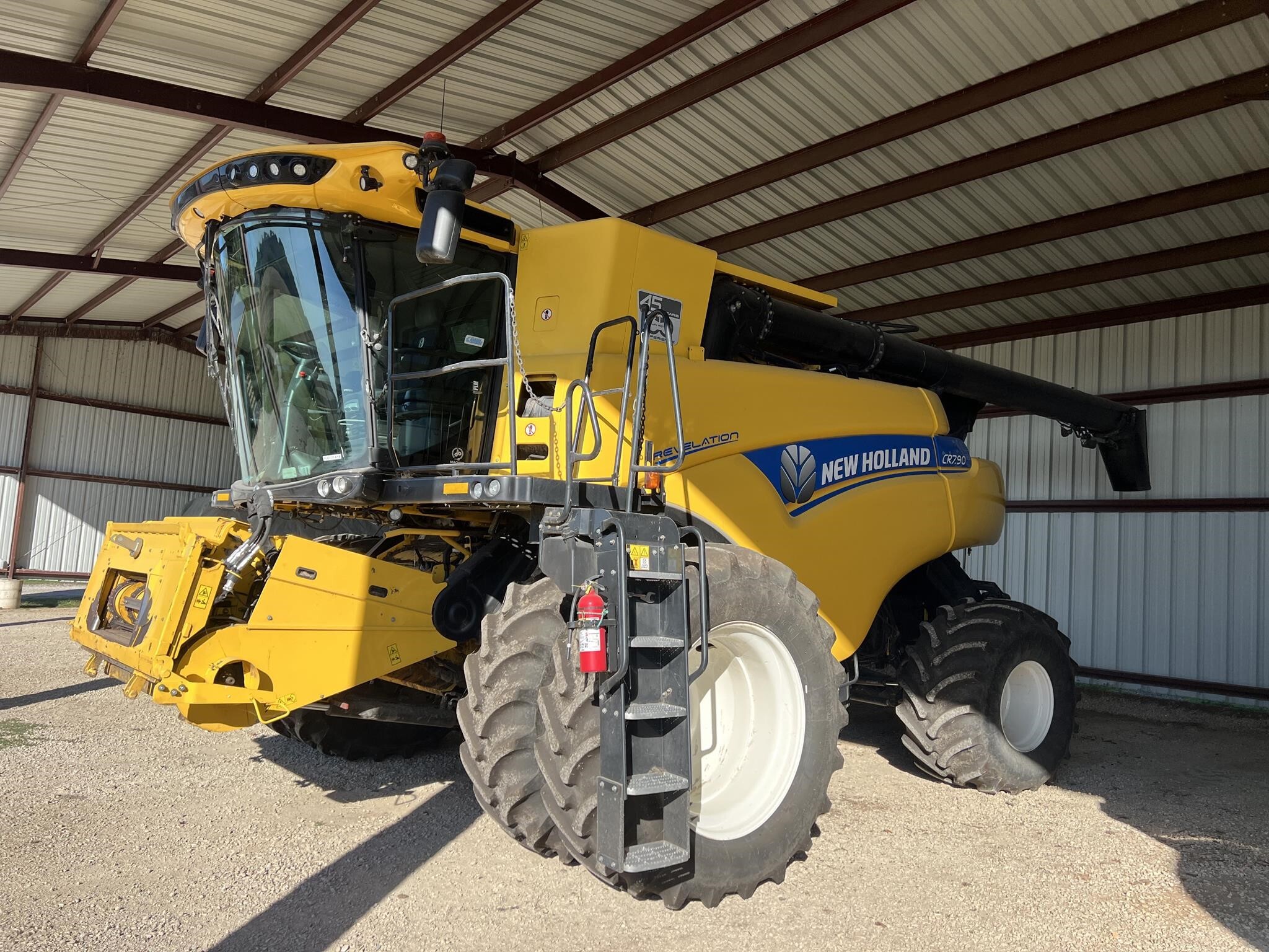 2020 New Holland CR7.90 REVELATION Combine