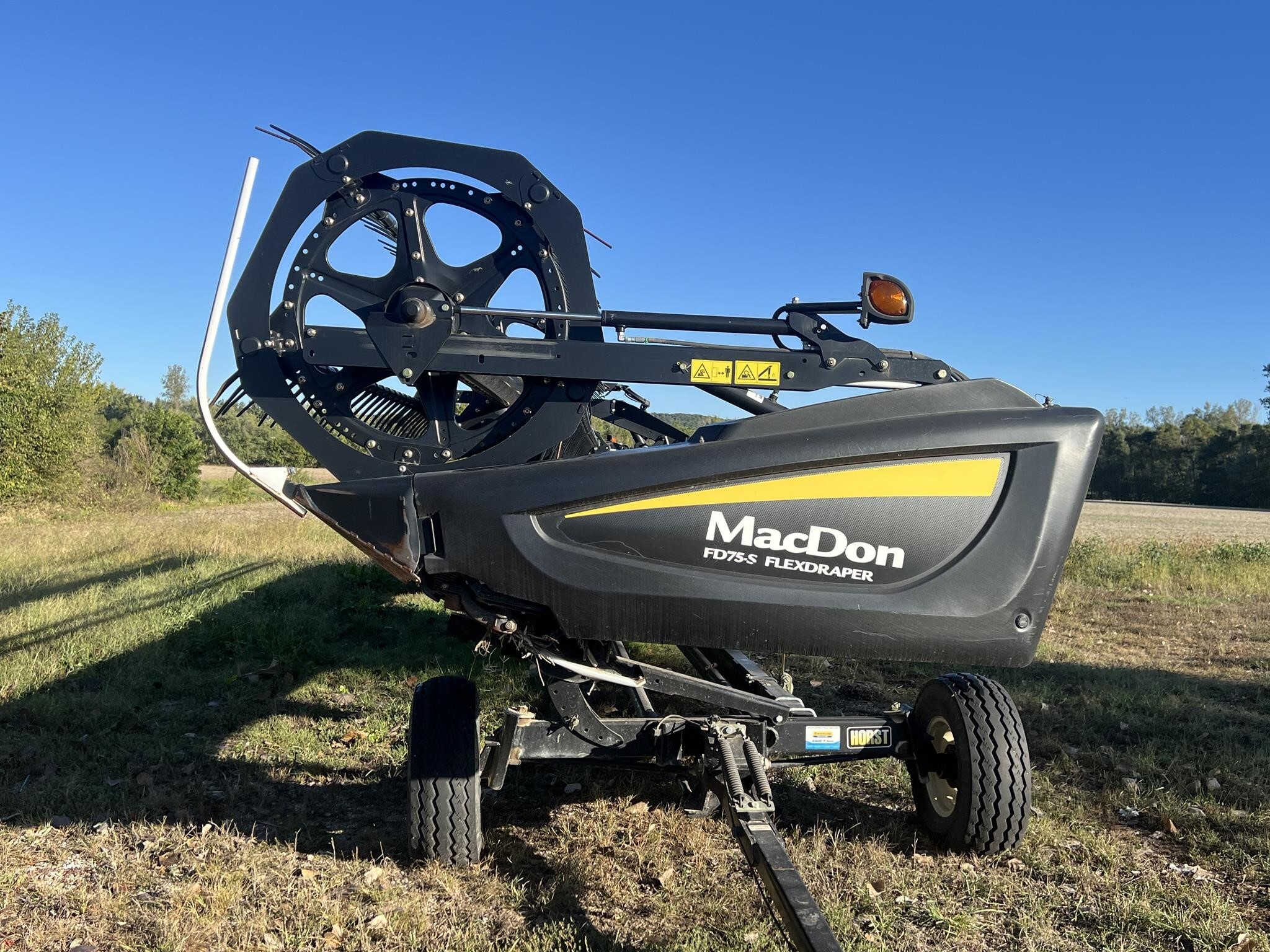 2016 MacDon FD75 Platform