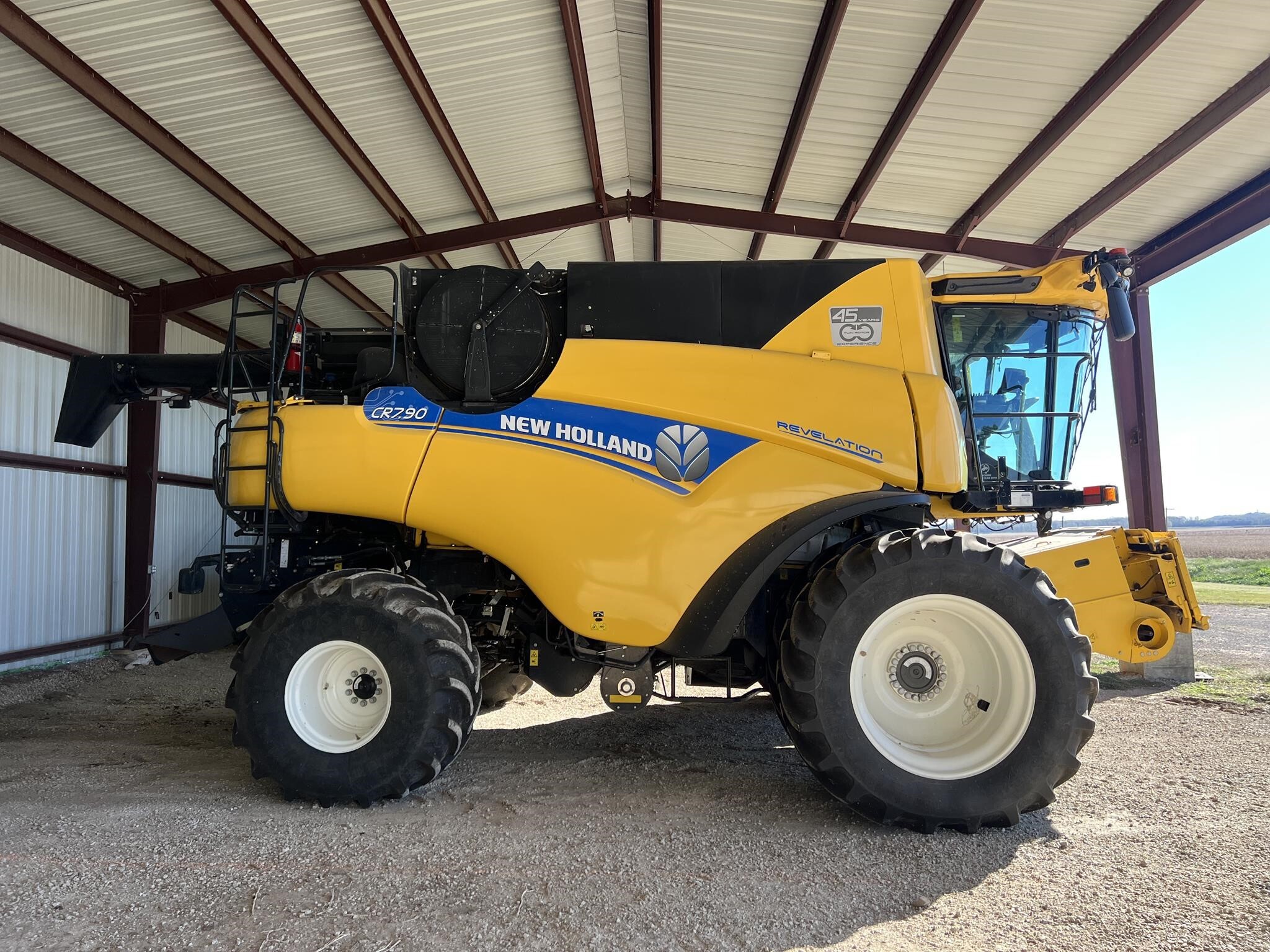 2020 New Holland CR7.90 REVELATION Combine