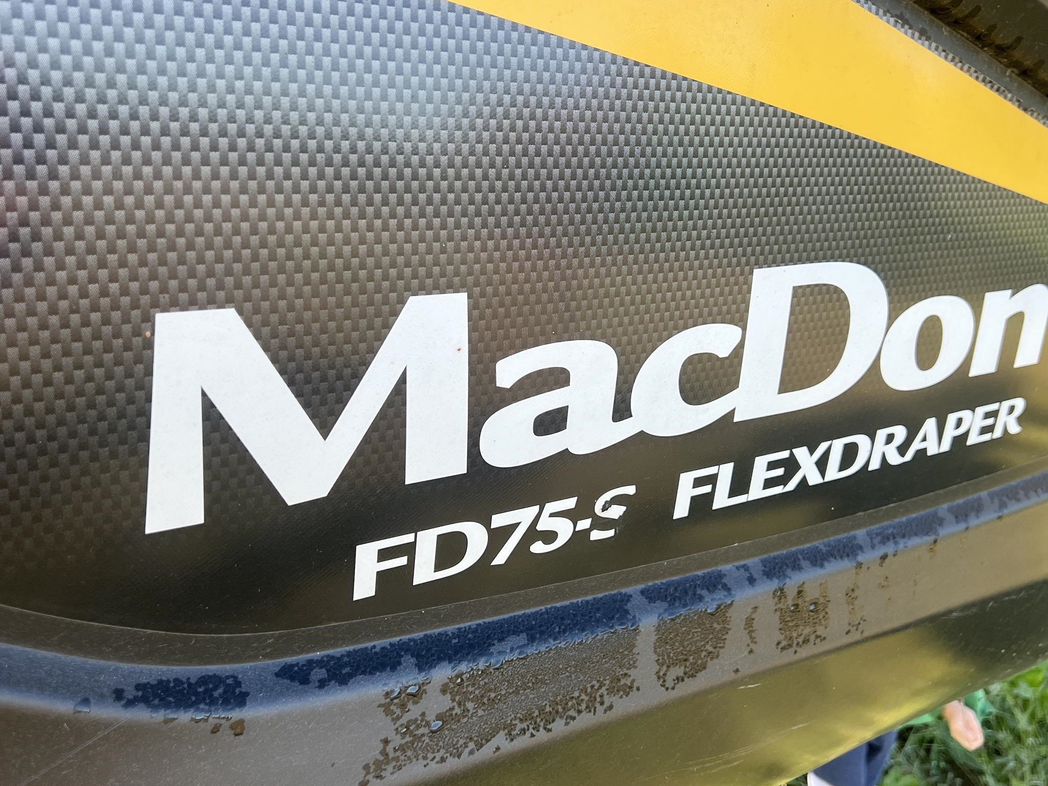 2016 MacDon FD75 Platform