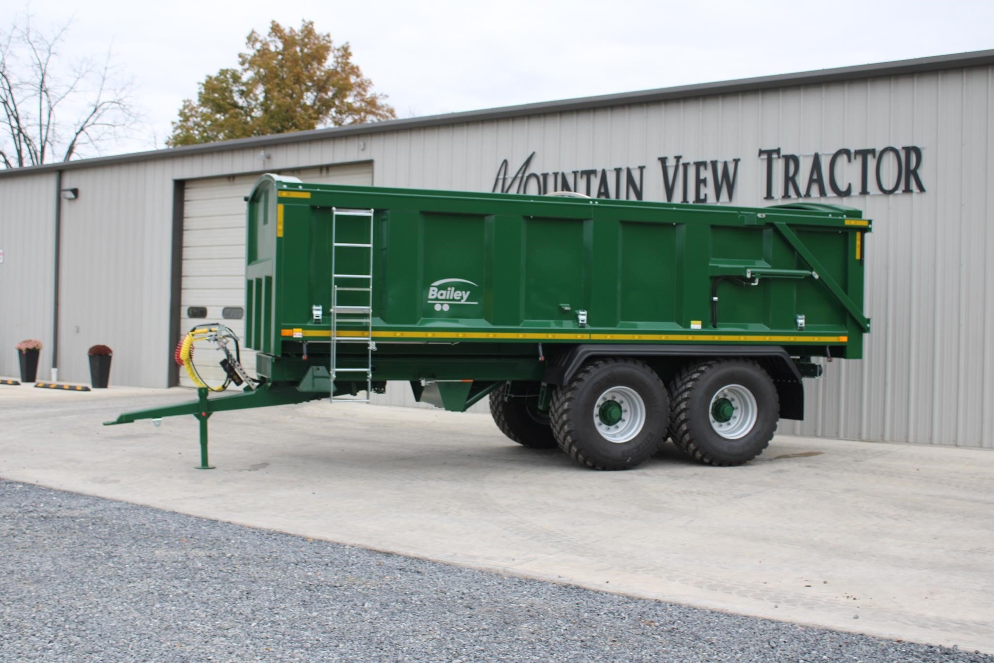 2025 Bailey TB16 Grain Trailer