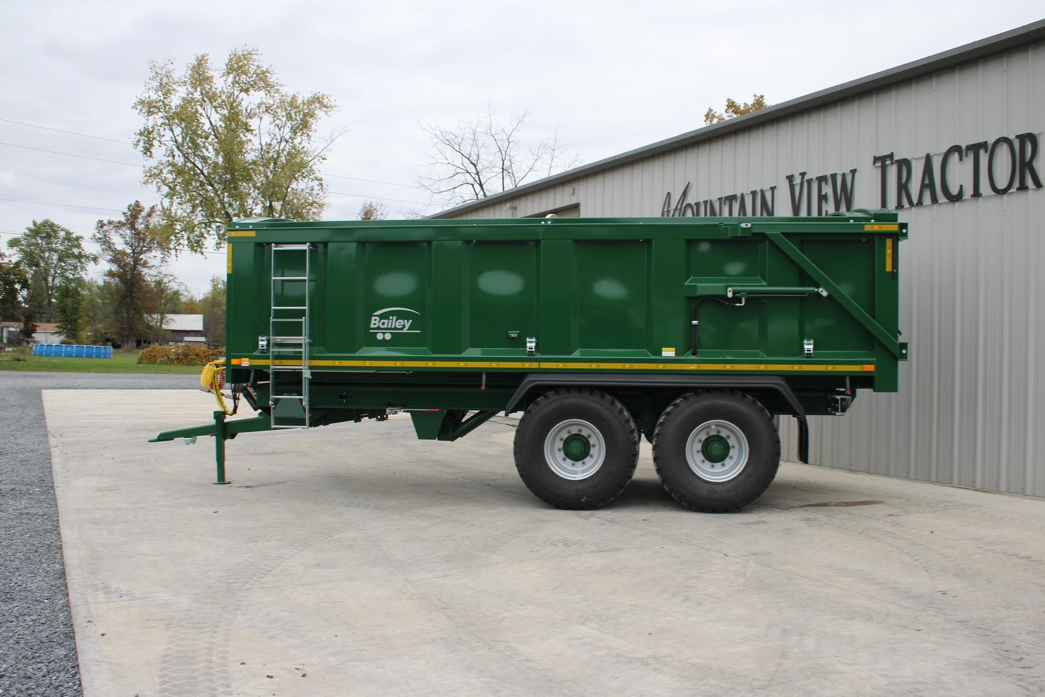 2025 Bailey TB16 Grain Trailer