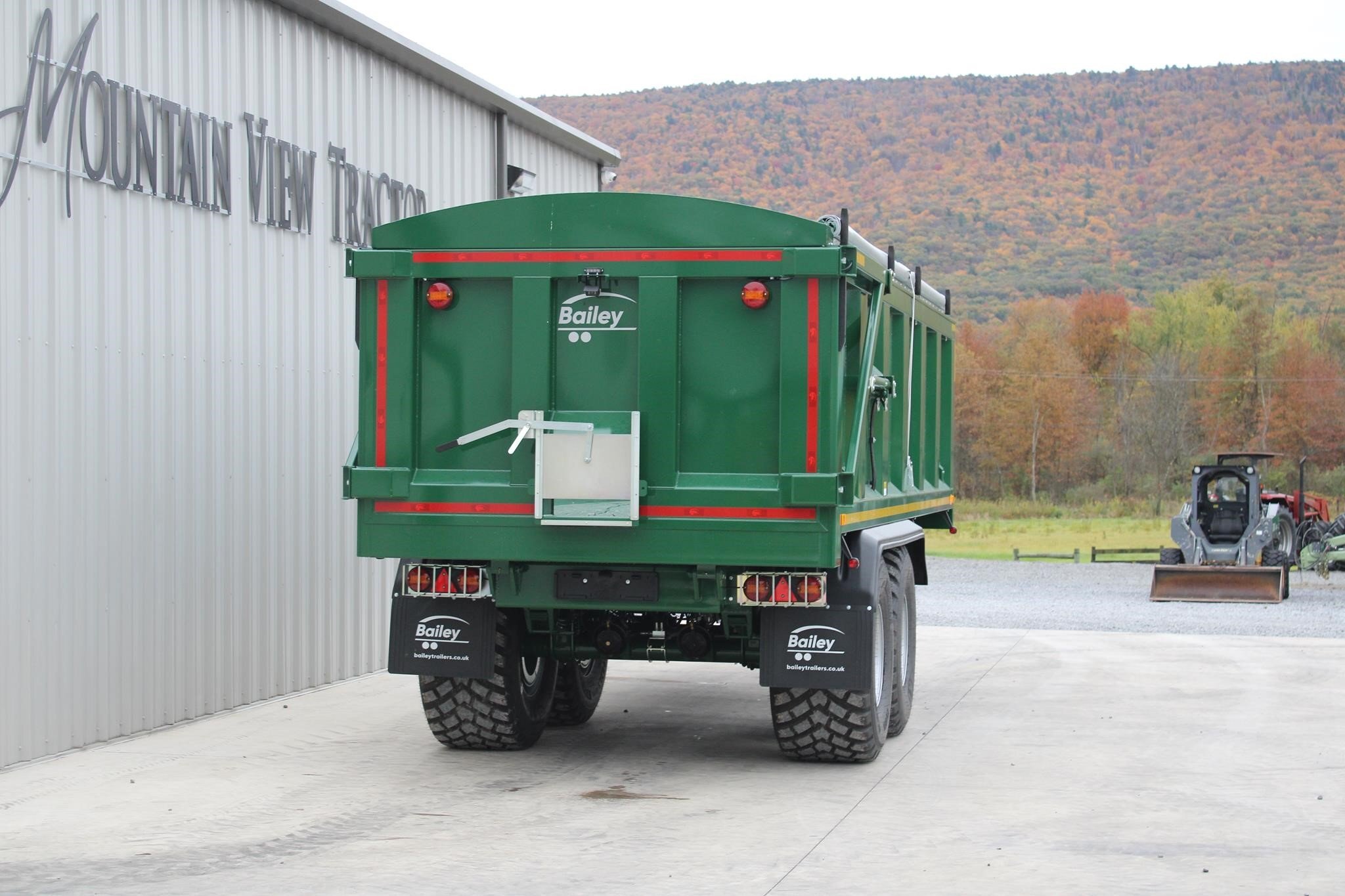 2025 Bailey TB16 Grain Trailer