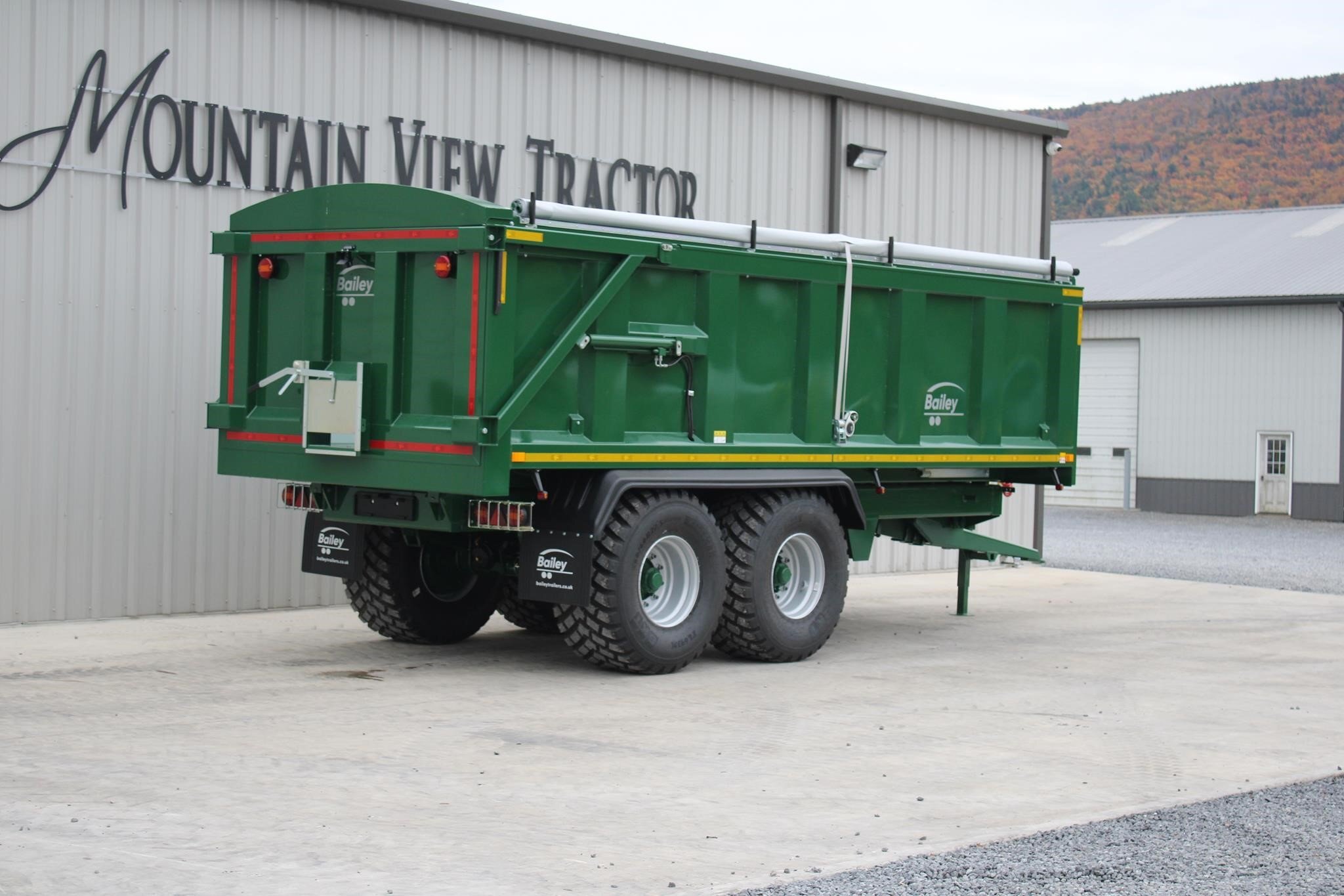 2025 Bailey TB16 Grain Trailer