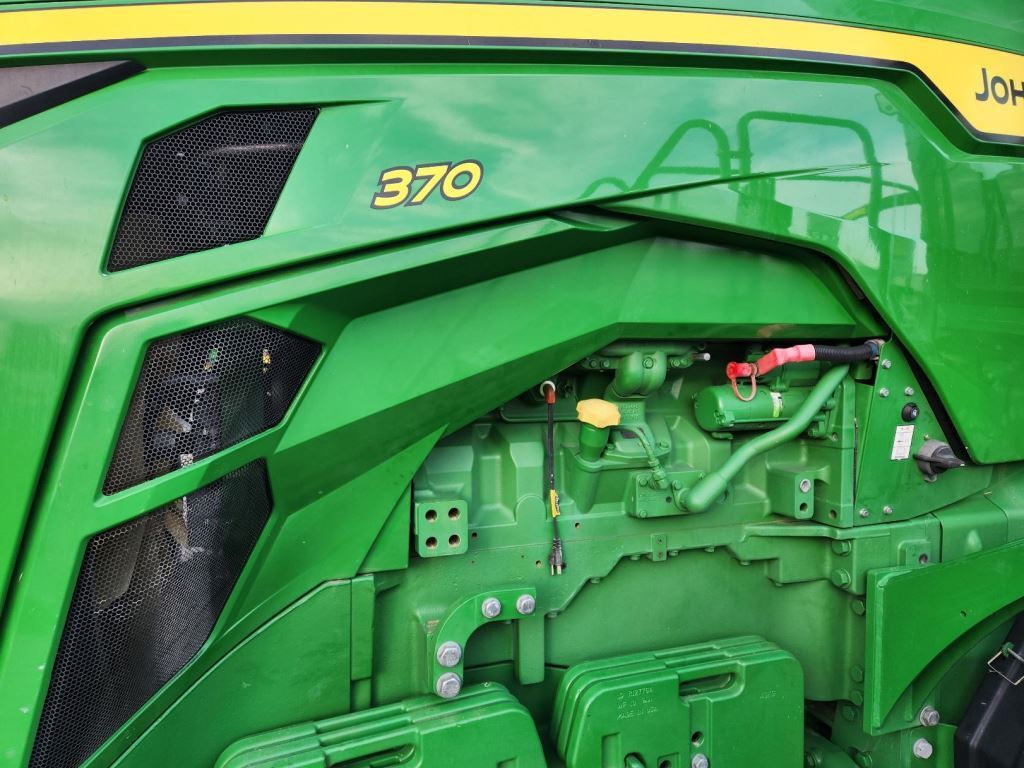 2022 John Deere 8RT 370 Tractor