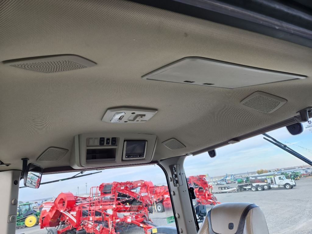 2022 John Deere 8RT 370 Tractor