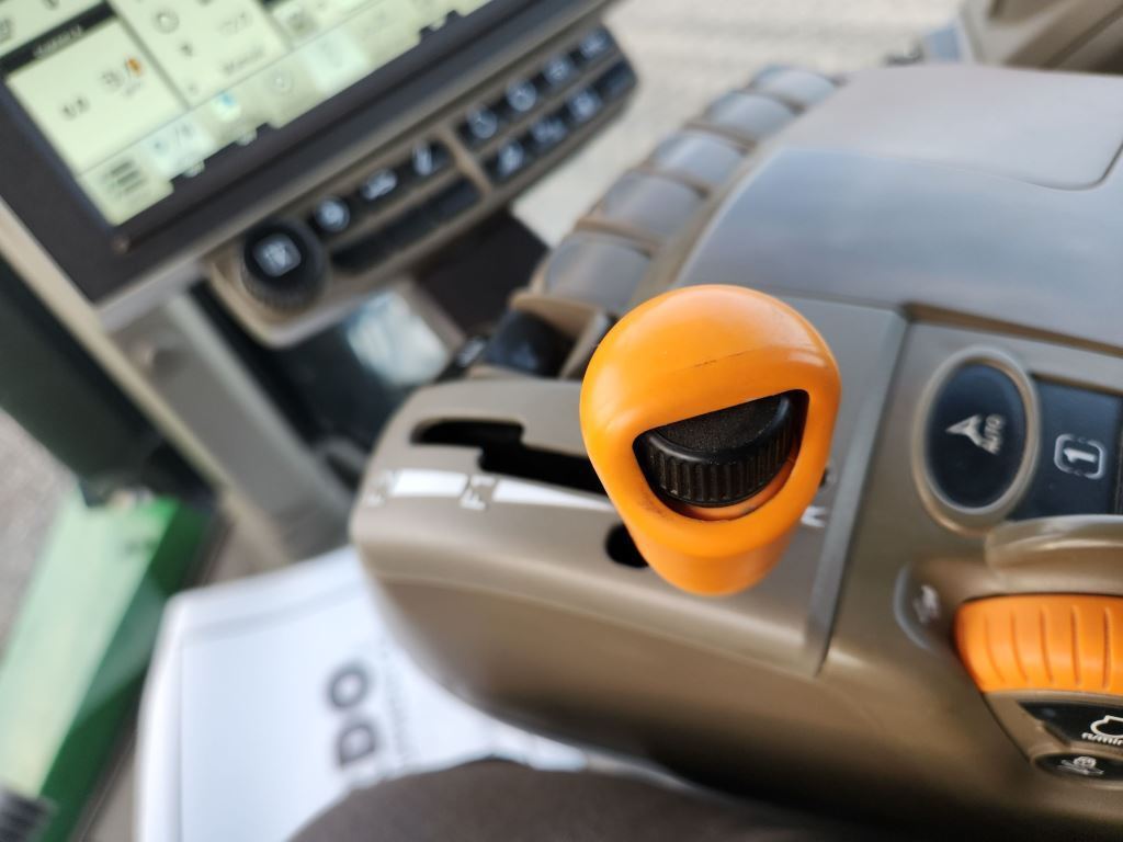 2022 John Deere 8RT 370 Tractor