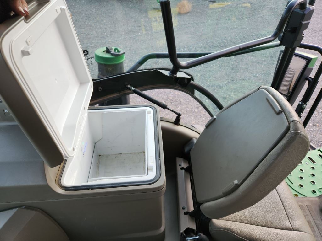 2022 John Deere 8RT 370 Tractor