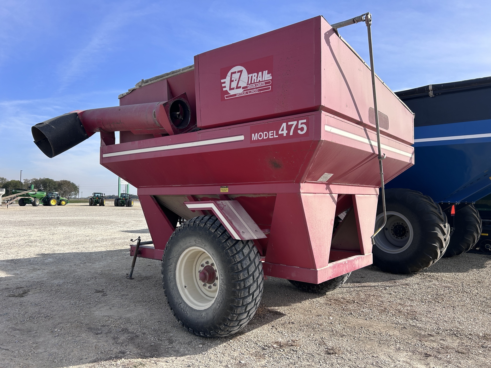 1995 E-Z Trail 475 Grain Cart