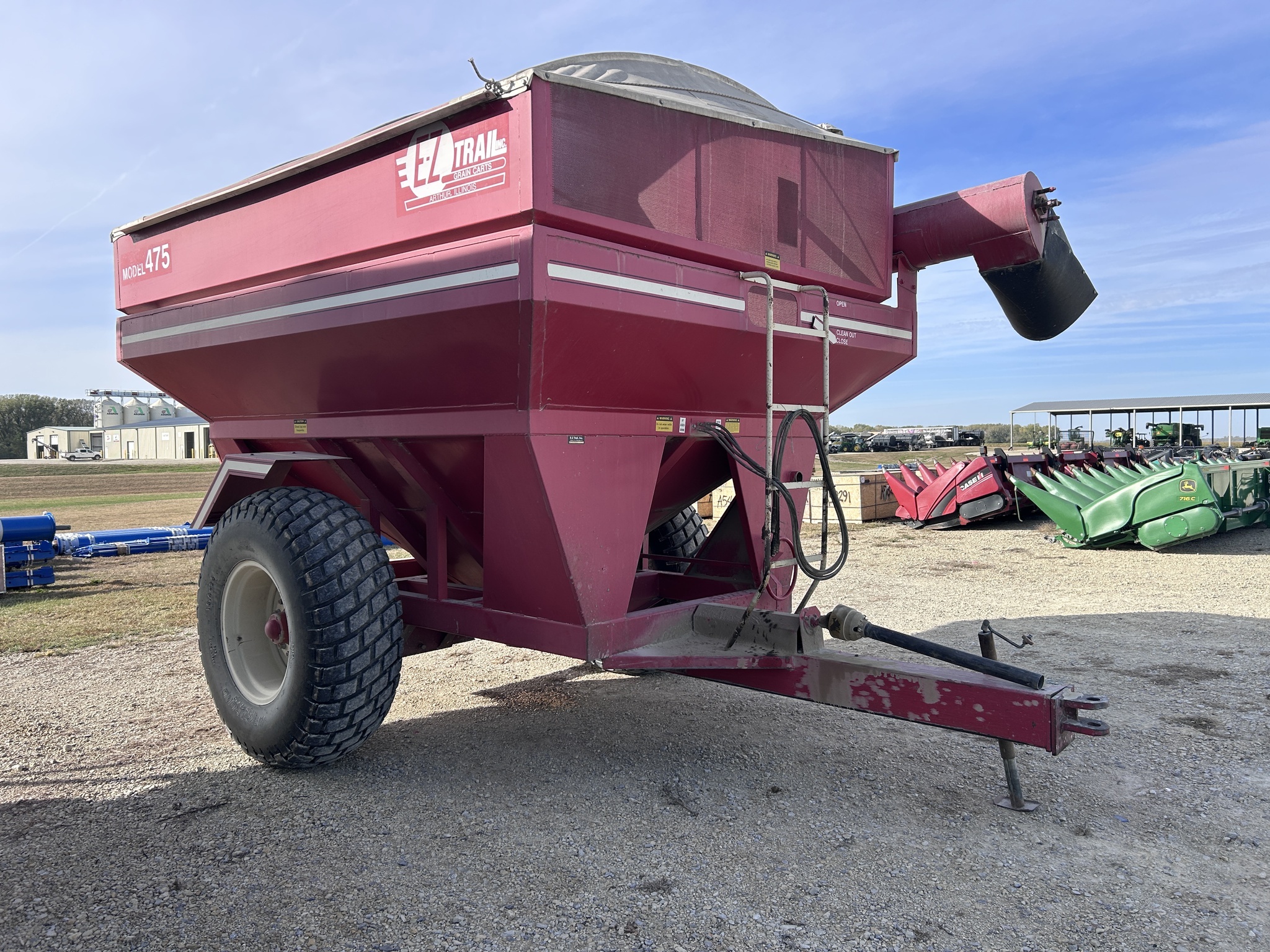 1995 E-Z Trail 475 Grain Cart