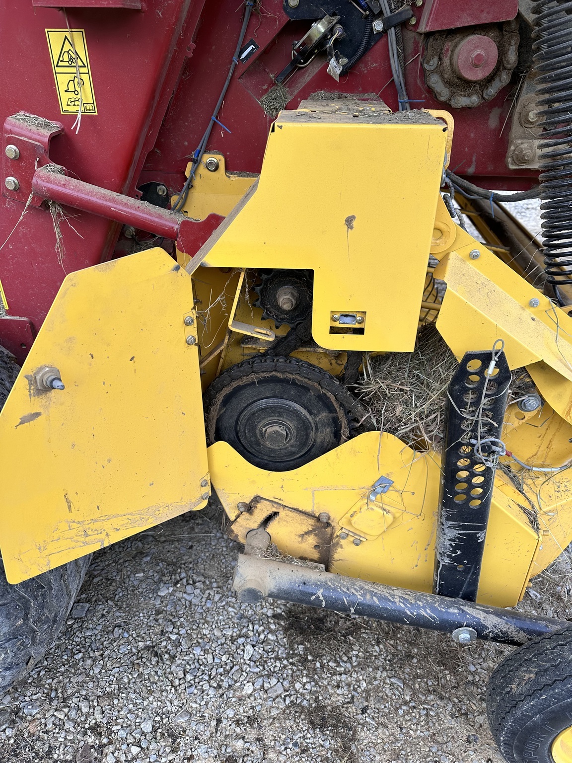 2021 New Holland Roll-Belt 560 Round Baler
