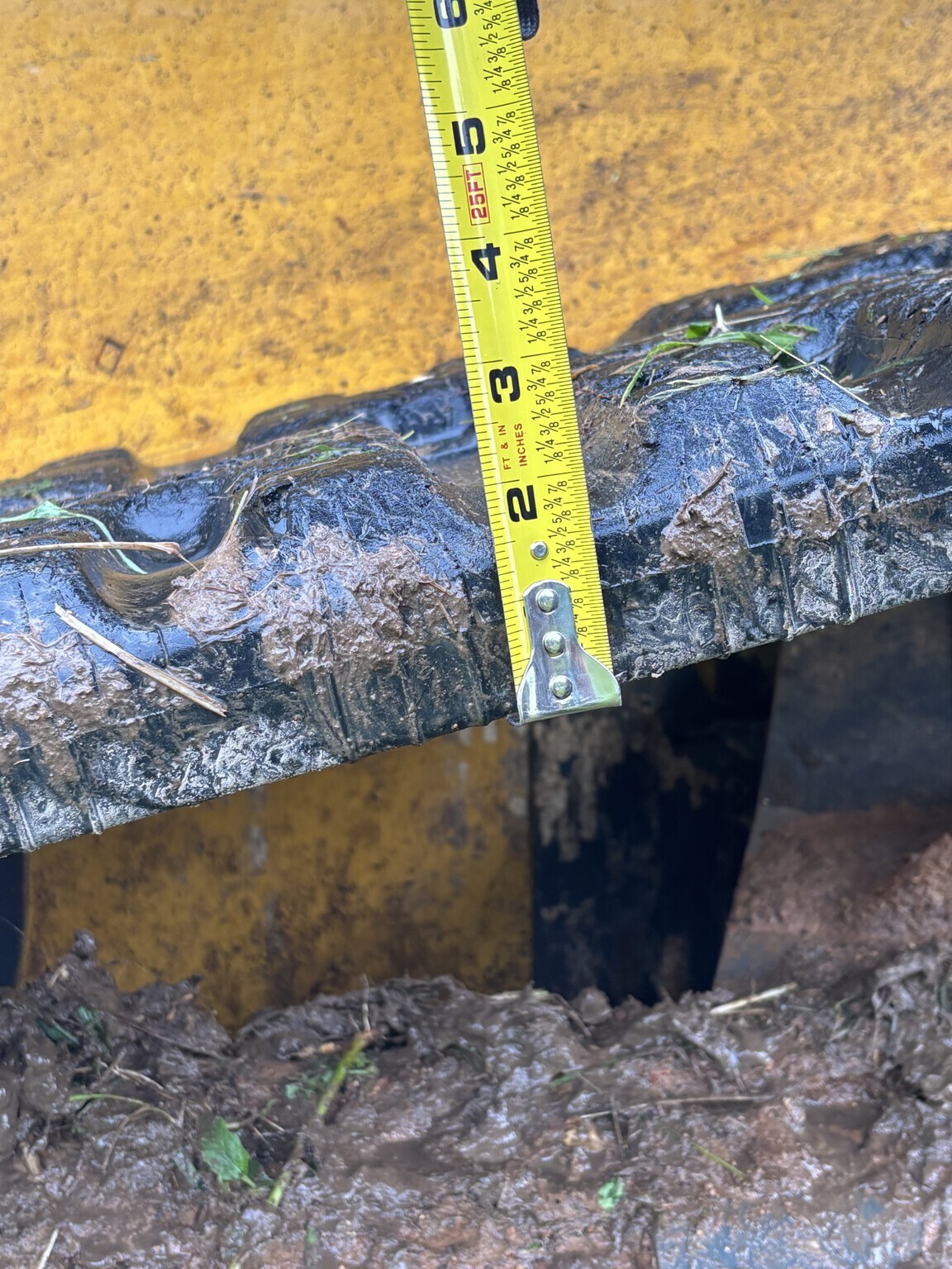 2023 Deere 331G Skid Steer