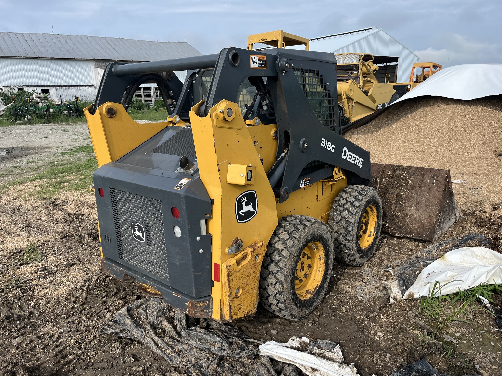 2018 Deere 318G Skid Steer