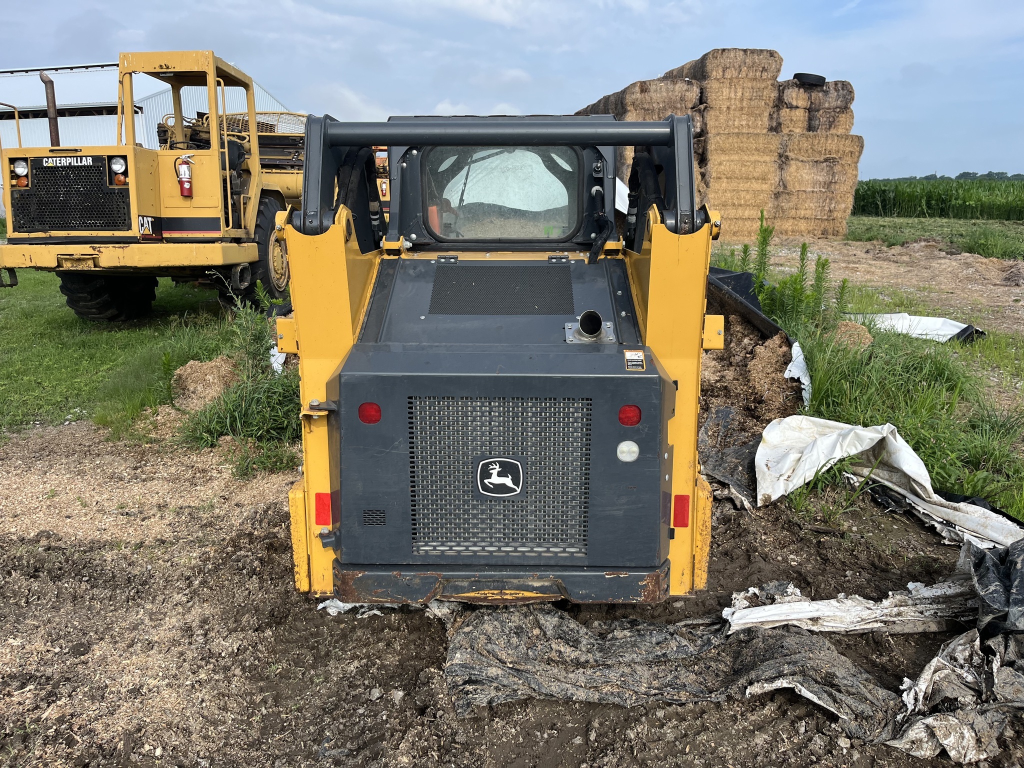 2018 Deere 318G Skid Steer