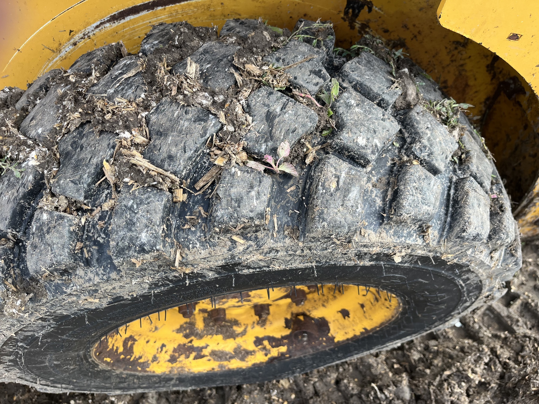 2018 Deere 318G Skid Steer