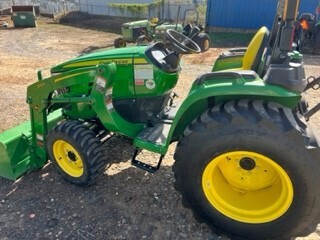 2022 John Deere 3032E Tractor