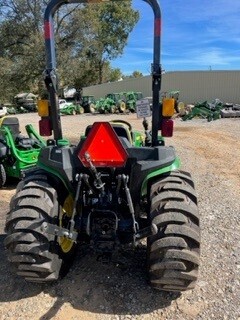 2022 John Deere 3032E Tractor