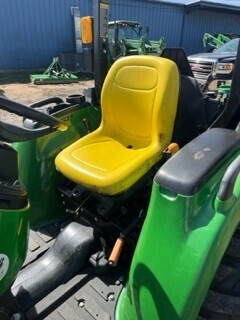2022 John Deere 3032E Tractor