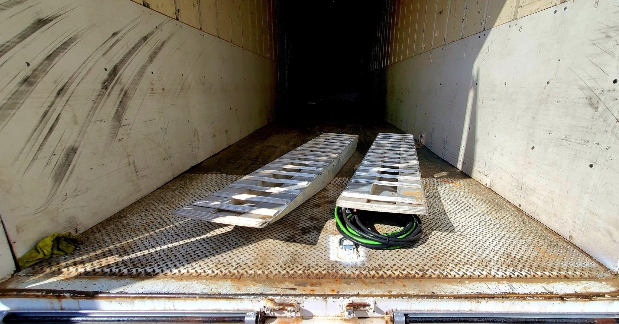 1997 Kentucky 53FT Box Trucks/Trailer