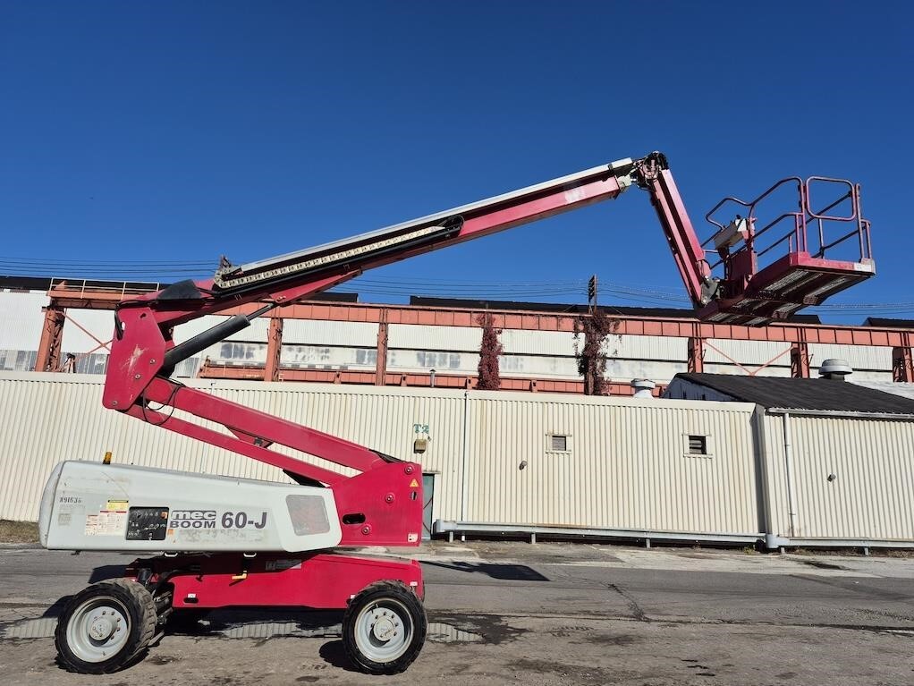 2015 MEC 60J Scissor/Boom Lift