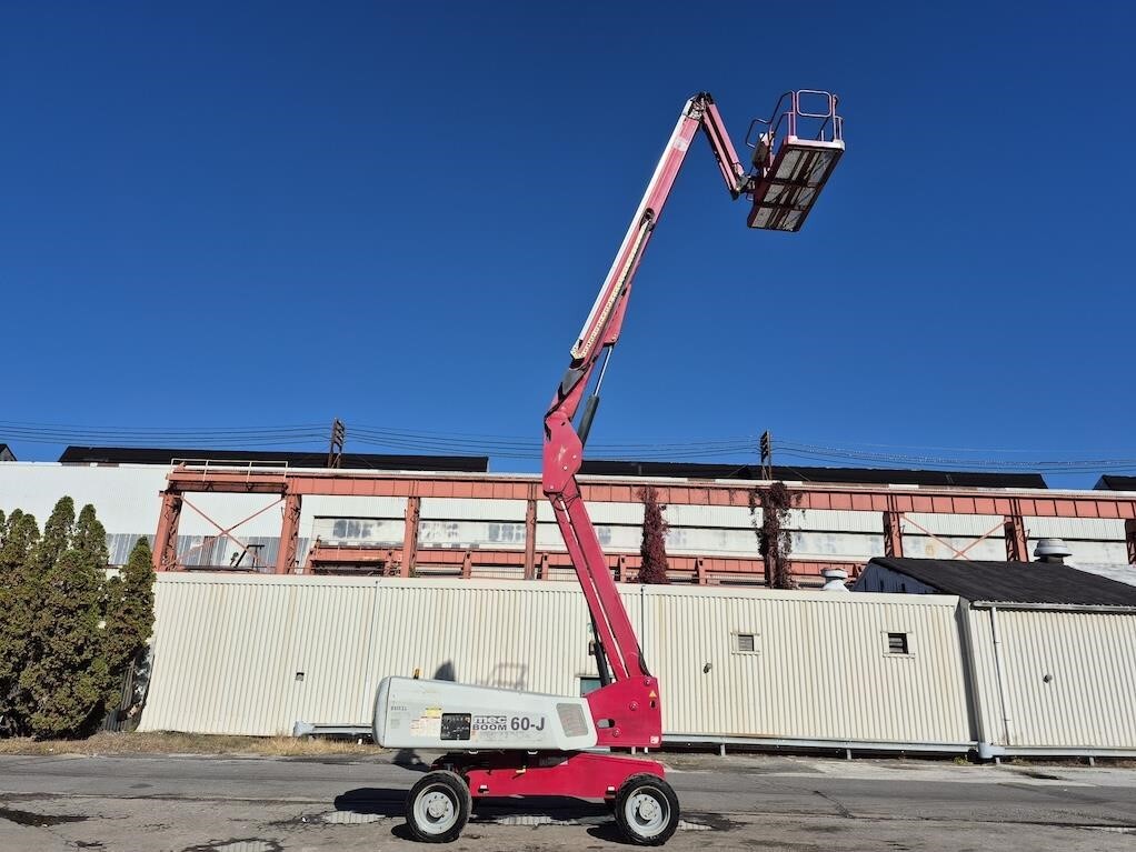 2015 MEC 60J Scissor/Boom Lift