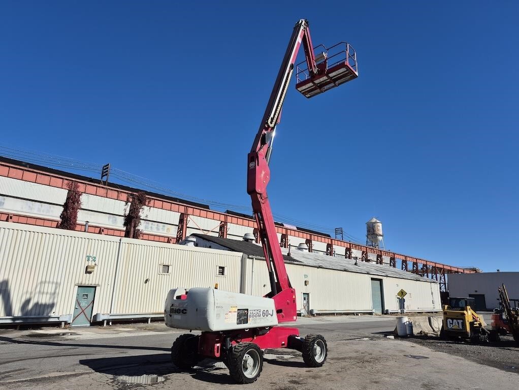 2015 MEC 60J Scissor/Boom Lift