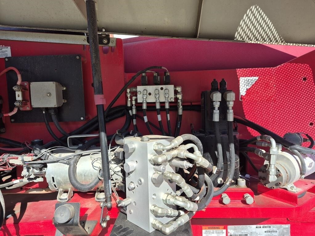 2015 MEC 60J Scissor/Boom Lift