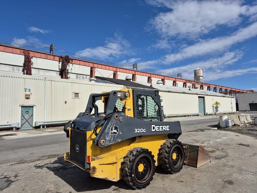 2019 Deere 320G Skid Steer