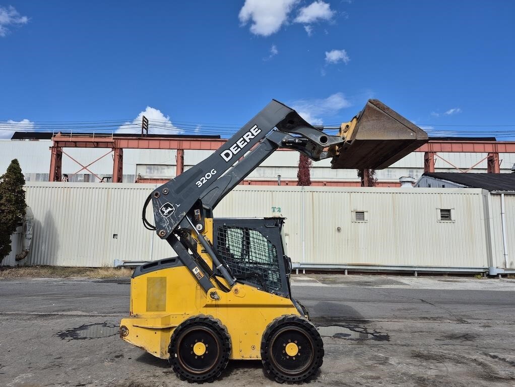 2019 Deere 320G Skid Steer