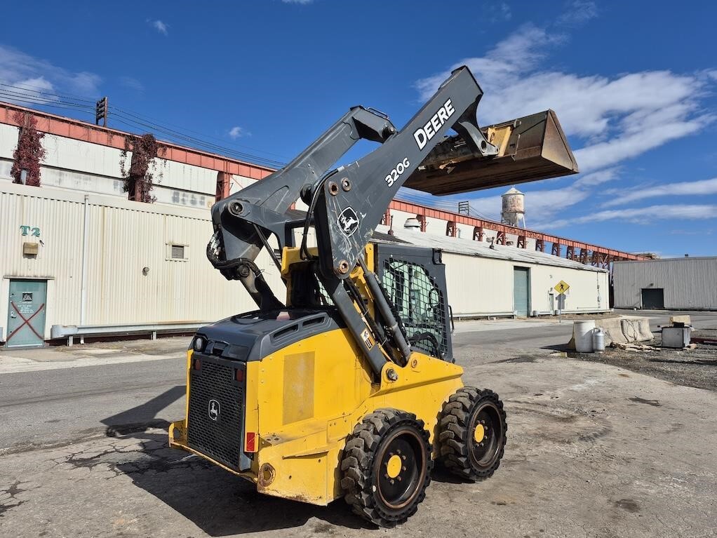 2019 Deere 320G Skid Steer