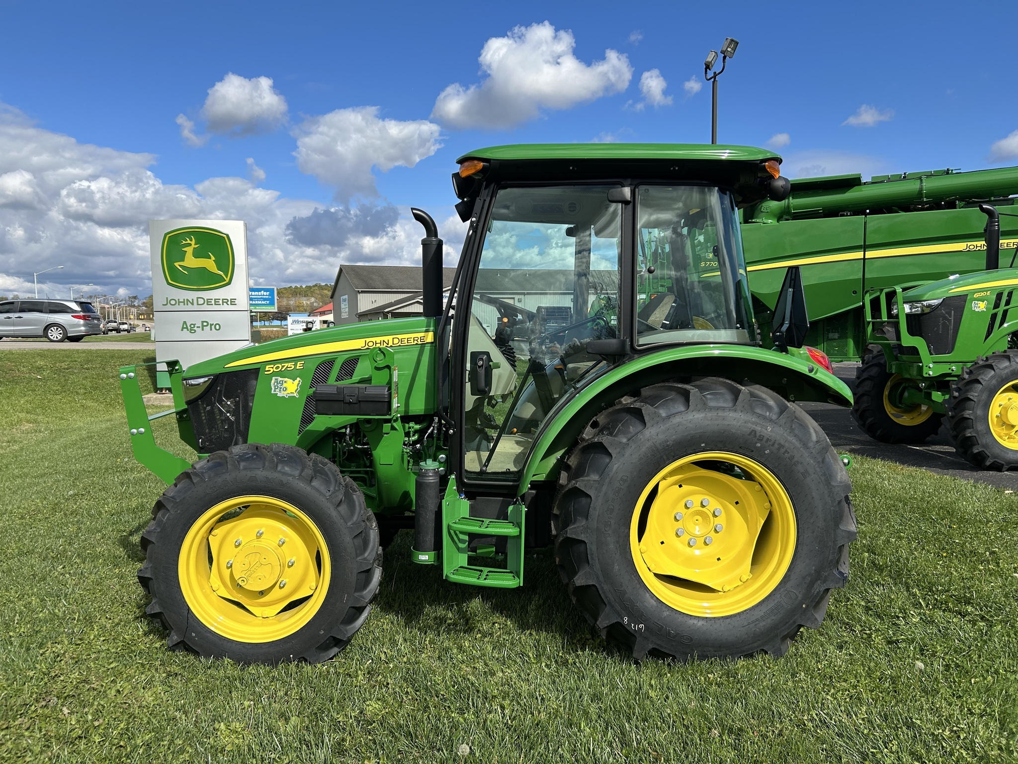 2025 John Deere 5075E Tractor