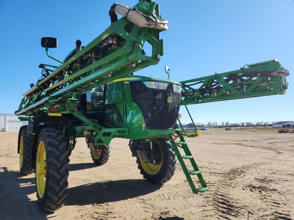 2020 John Deere R4038 Self-Propelled Sprayer