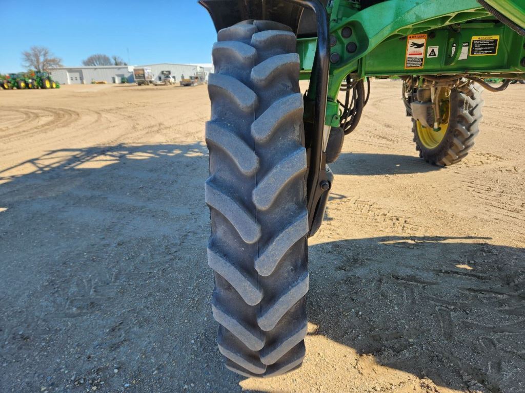 2020 John Deere R4038 Self-Propelled Sprayer