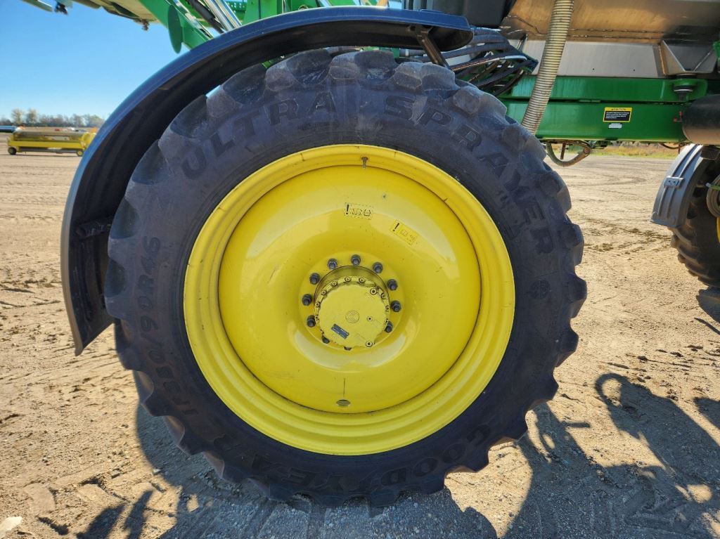 2020 John Deere R4038 Self-Propelled Sprayer