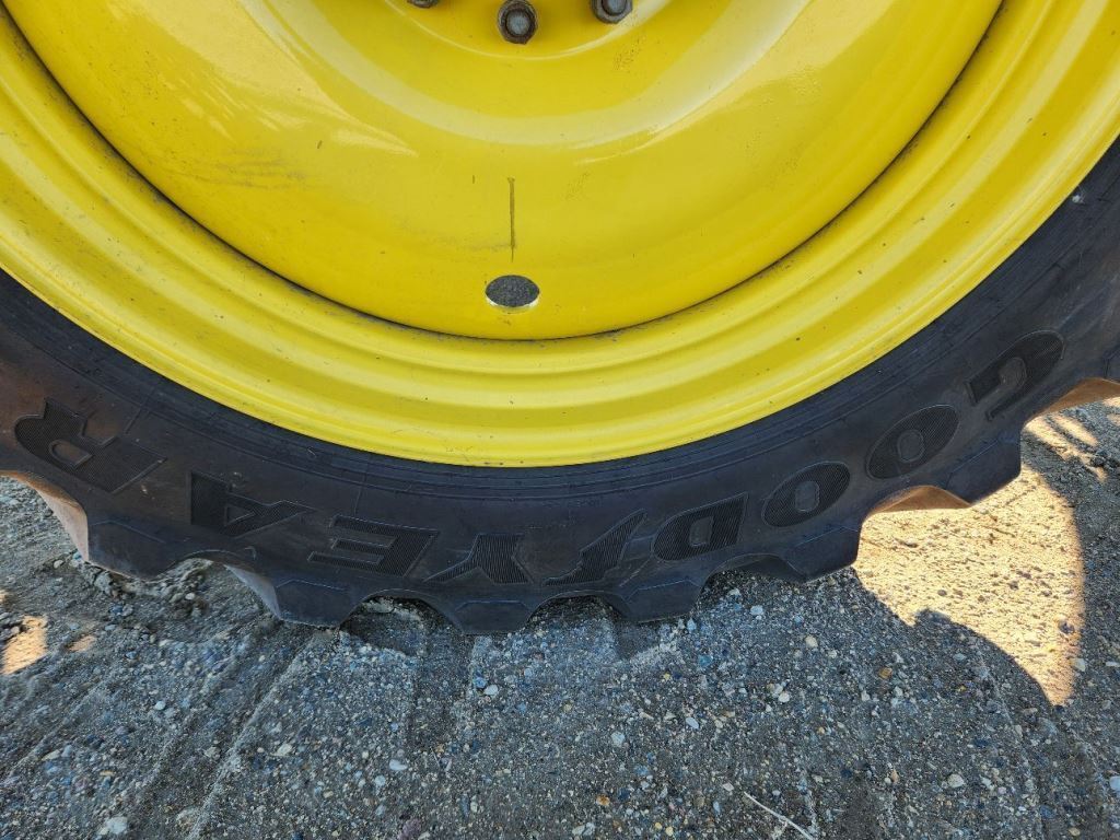 2020 John Deere R4038 Self-Propelled Sprayer