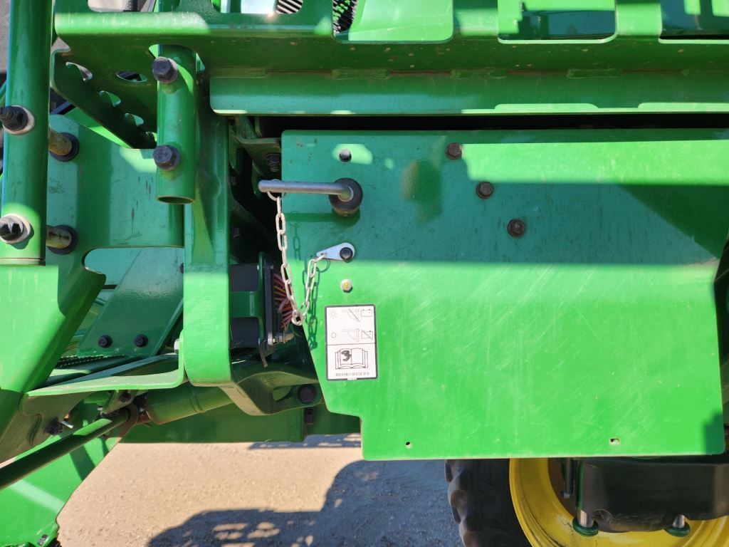 2020 John Deere R4038 Self-Propelled Sprayer