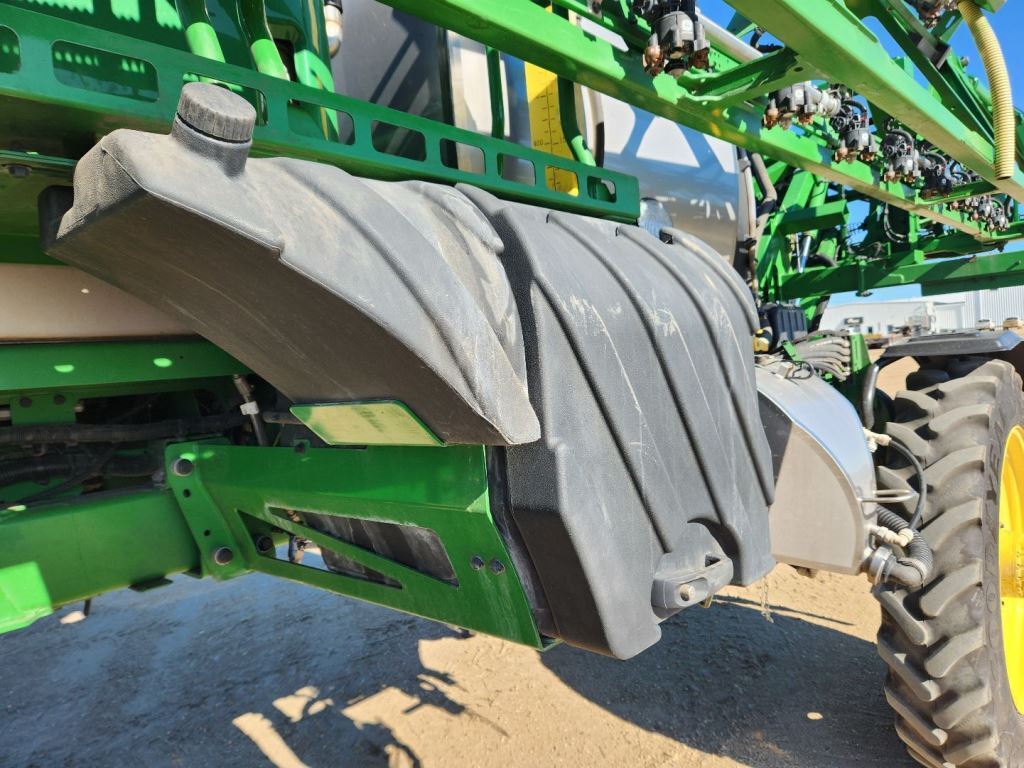 2020 John Deere R4038 Self-Propelled Sprayer