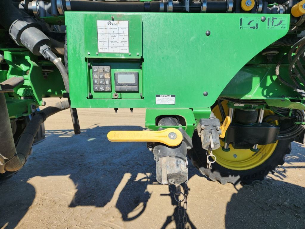 2020 John Deere R4038 Self-Propelled Sprayer
